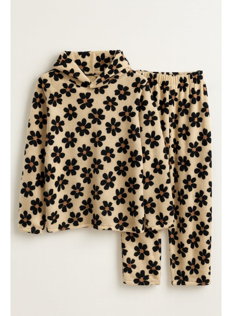 تري Women's Polar Printed  Pajama Set - Image 1